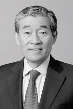 Portrait of John Y. Kim
